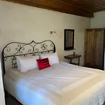 Kemal's Hotel 2*